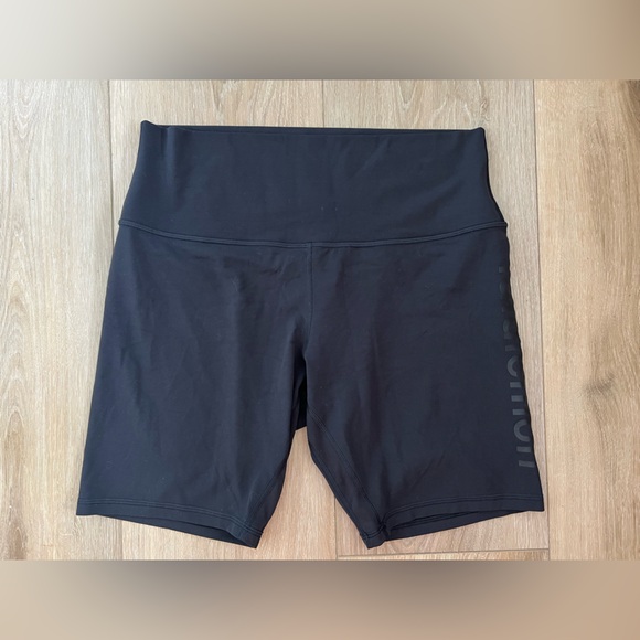 LULULEMON Align High Rise Short 8" Logo EUC - Picture 3 of 12